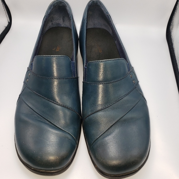 11 Clark's Blue Leather Slip On Shoes - Picture 3 of 7